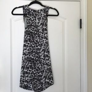 Violet & Claire Sleeveless Blouse size L